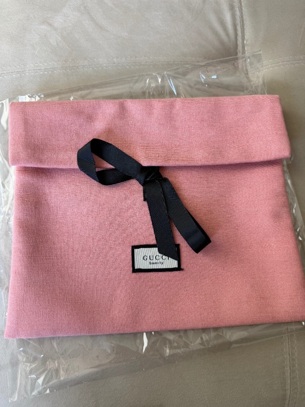 Gucci Beaute pink silk pouch
